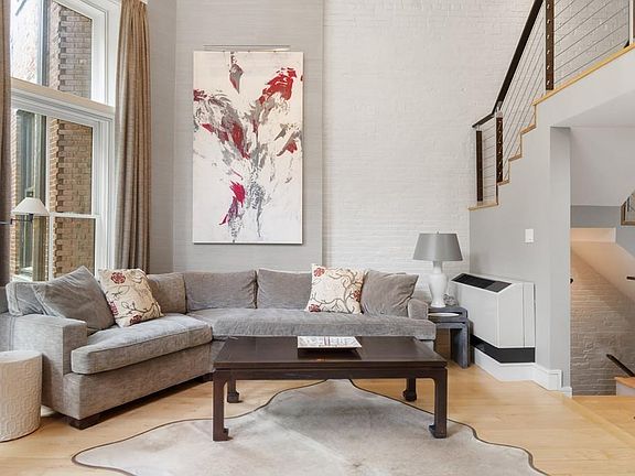 4th image of 31 Brimmer St APT 2