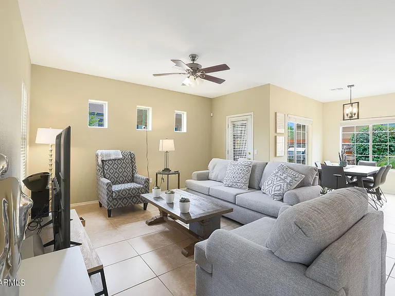15941 W Mauna Loa Ln — Photo 10
