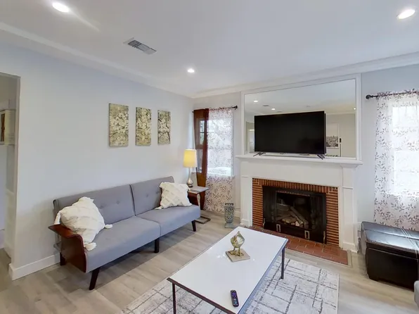 10857 Kling St, North Hollywood, CA 91602