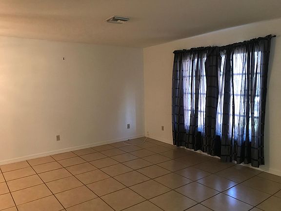4th image of 1015 SE 24th Ave #1017