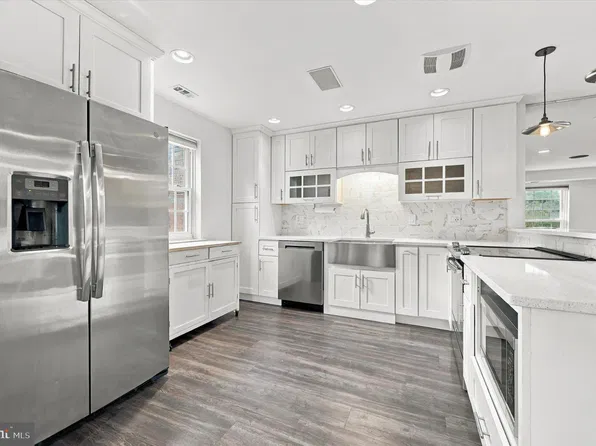 4000 Gypsy Ln Unit 612, Philadelphia, PA 19129