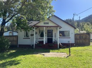 105 Days Creek Rd, Days Creek, OR 97429