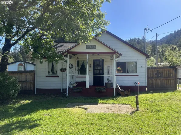 105 Days Creek Rd, Days Creek, OR 97429