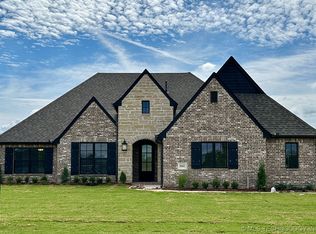 30602 E 63rd St S, Broken Arrow, OK 74014