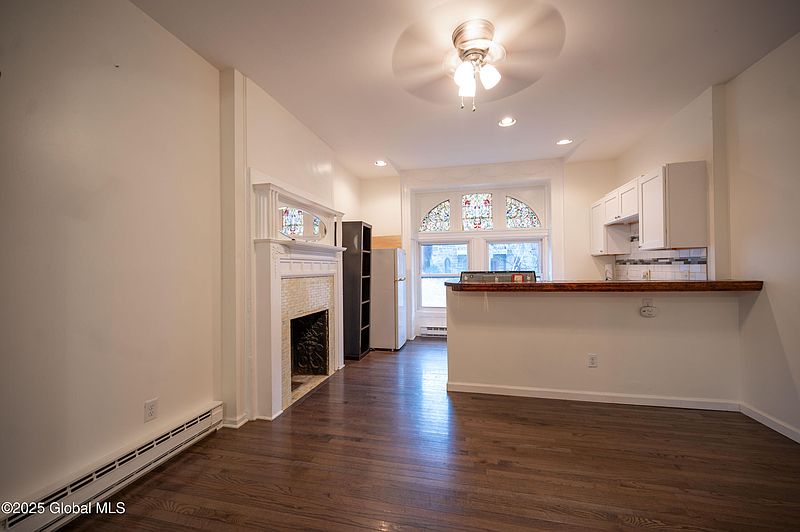 5th image of 11 S Church Street