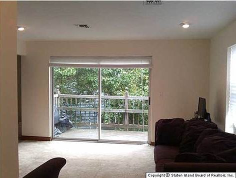 4th image of 165B Pond Way #165B