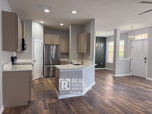 4th image of 7624 Red Mill Cir