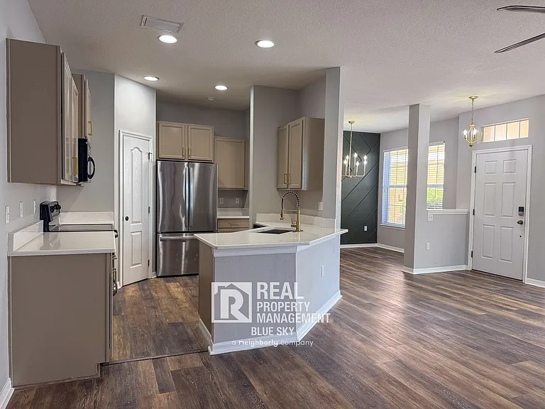 7624 Red Mill Cir — Photo 4