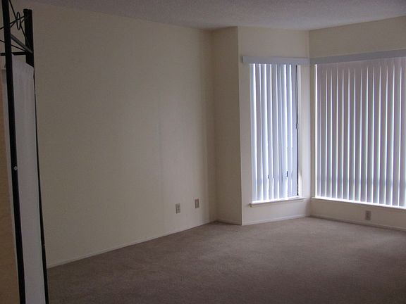 3rd image of 428 22nd Ave #2