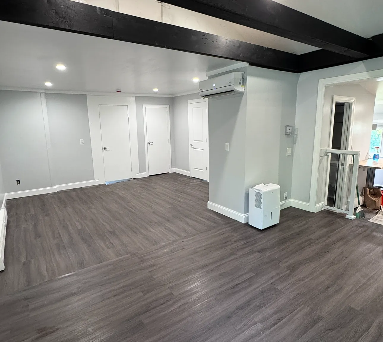 264 Great Plain Rd — Photo 1