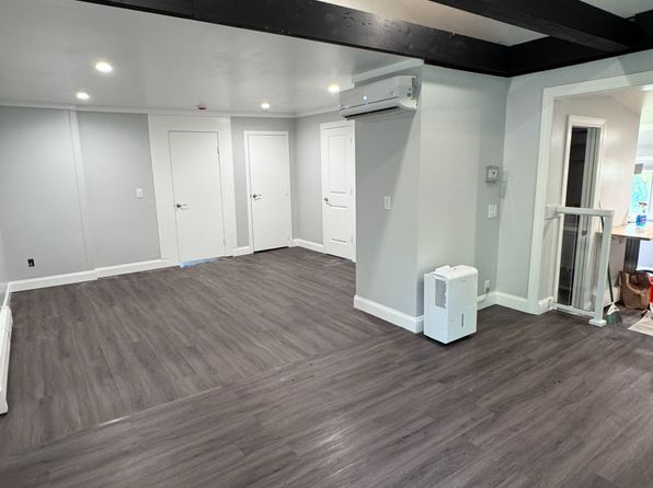 264 Great Plain Rd APT C