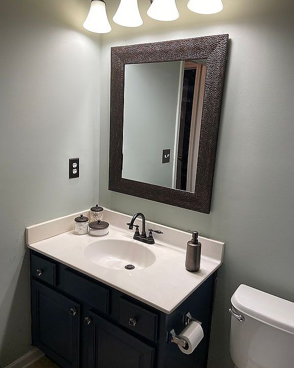Full guest bath