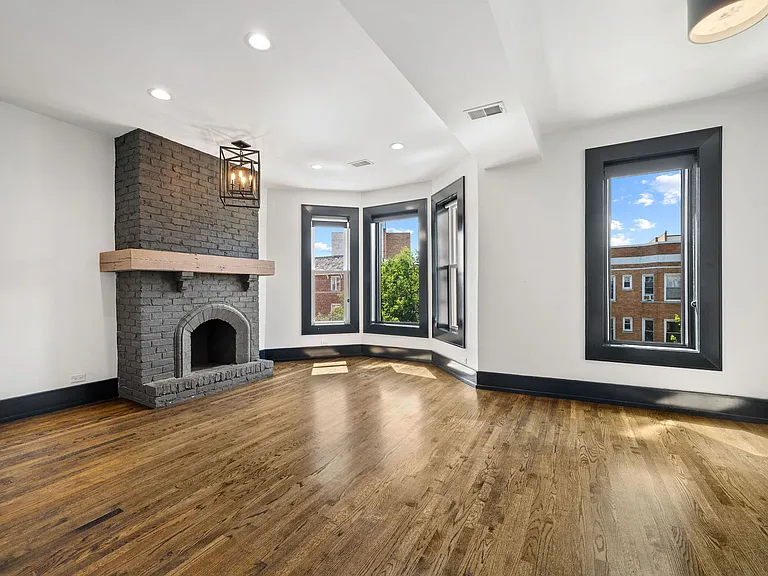 3513 N Sheffield Ave #3 — Photo 2