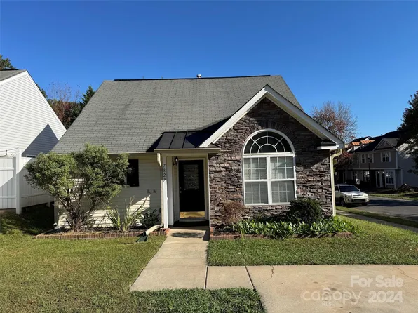 7827 Bronze Pike Dr, Charlotte, NC 28273