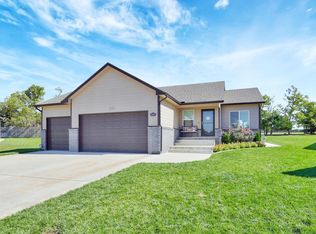 1137 Sontag Dr, Derby, KS 67037