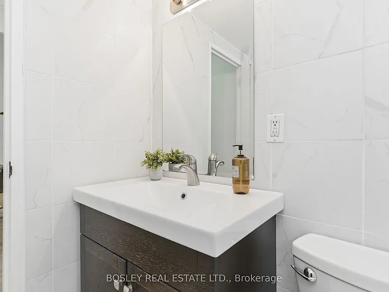 335 Lonsdale Rd #210 — Photo 23