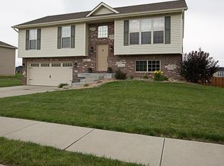 113 Olyvia Dr, Saint Jacob, IL 62281