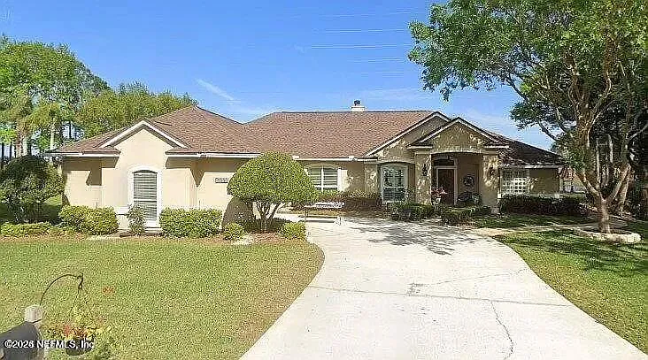 4 bed, 2.0 bath, 2326 sqft, $4,500 — Photo 2