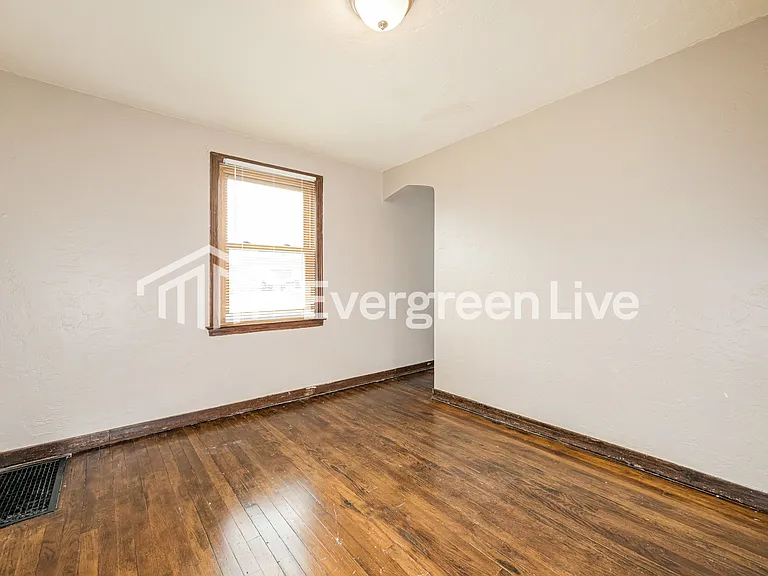 712 Lynda Ln — Photo 13