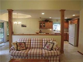 5th image of 807 NW Hawthorn Ct