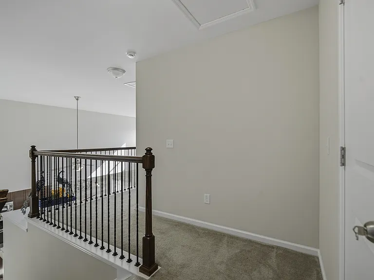 225 Urbano Ln — Photo 25