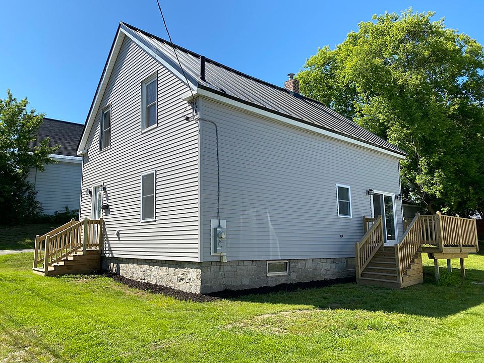 1st image of 10 Pleasant St
