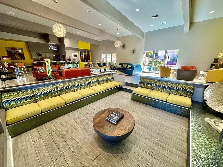 La Estancia Apartments — Photo 11