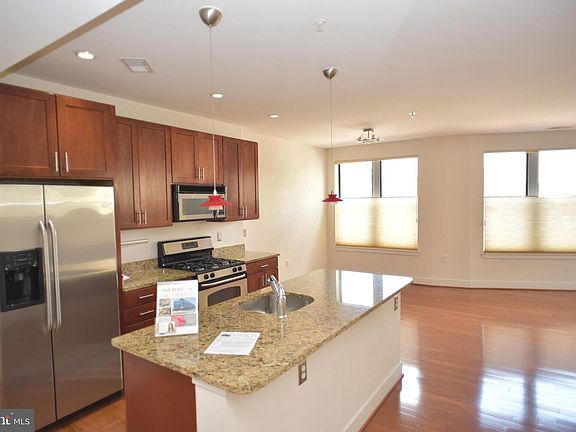 3rd image of 1800 Wilson Blvd #250
