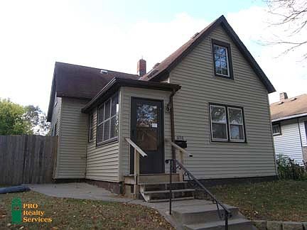 1st image of 696 Van Buren Ave