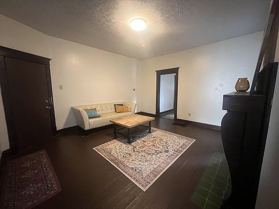 3rd image of 208 Walnut St #5