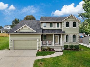 4715 Hillsdale Dr, Urbandale, IA 50322