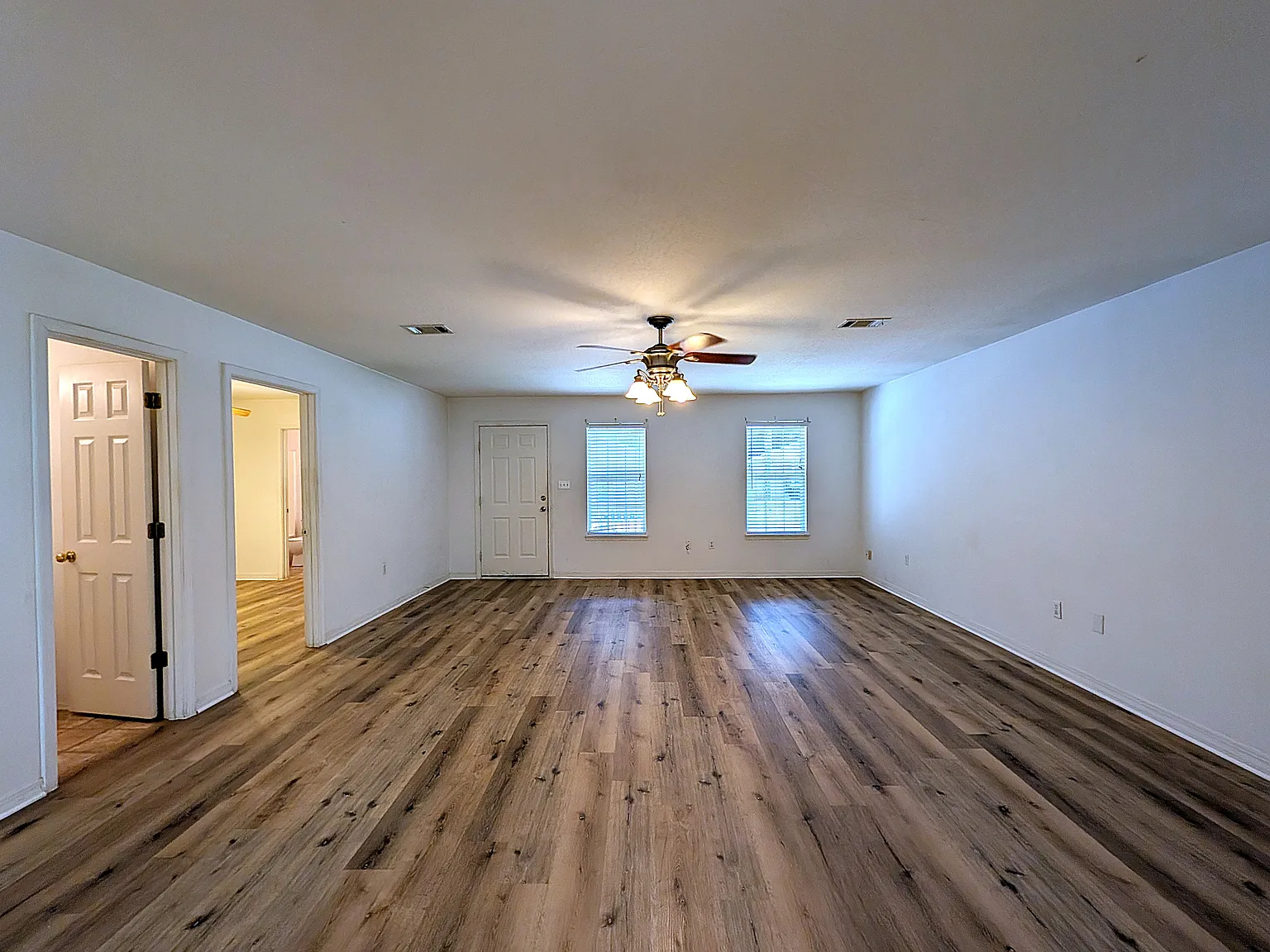 2 bed, 1250 sqft, $975 — Photo 2