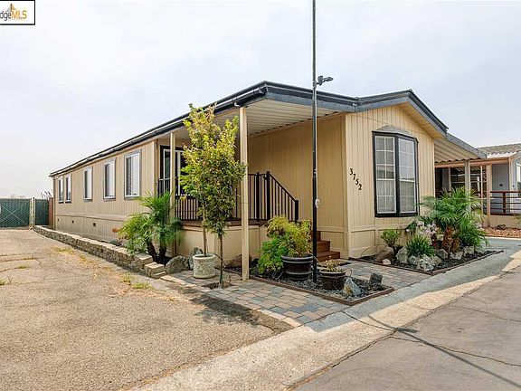 2nd image of 3752 Porter Cir Unit 25