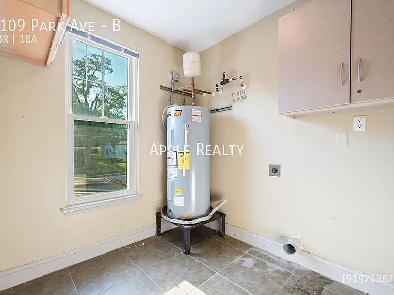 1109 Park Ave #B — Photo 10