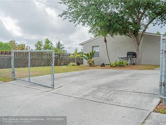 3rd image of 3810 Oswego Ave