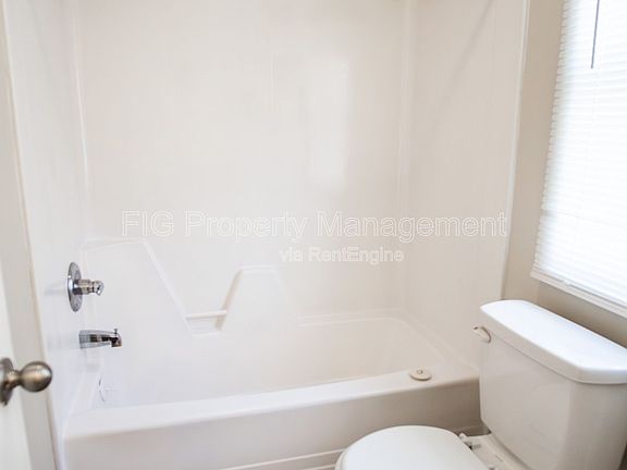 5th image of 2311 Holbrook Dr #6