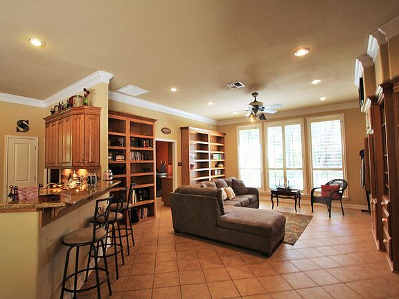 3rd image of 11013 Granbury Cv