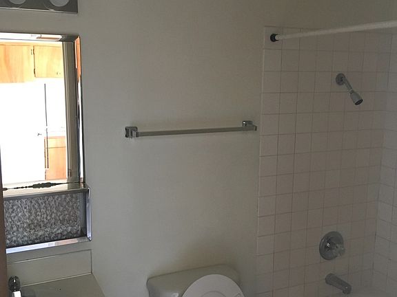 4th image of 2411-2423 C St #2423-2