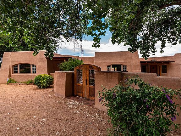 2nd image of 1022 Acequia Trl NW