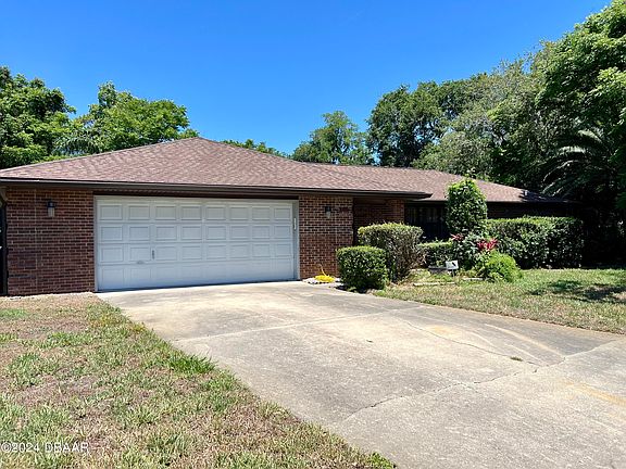 2nd image of 5804 Camelot Ct