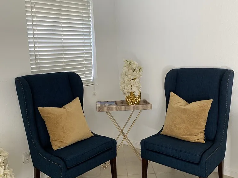 Primrose Dr — Photo 23