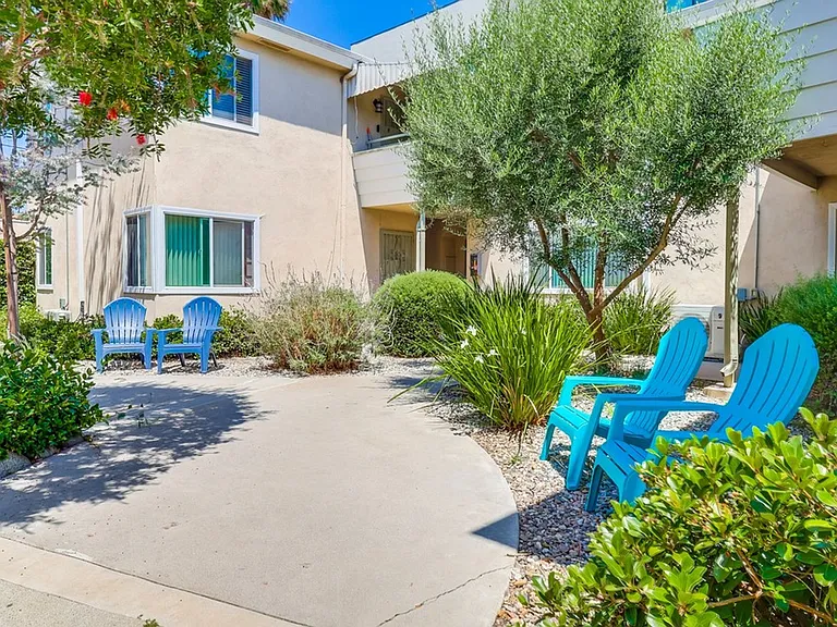 Secure, Stylish Property Near Leimert Park & Baldwin Hills — Photo 6