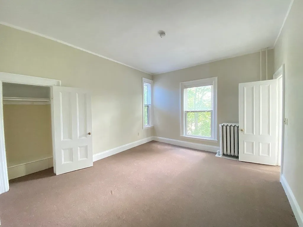 1 bed, 820 sqft, $2,000 — Photo 3