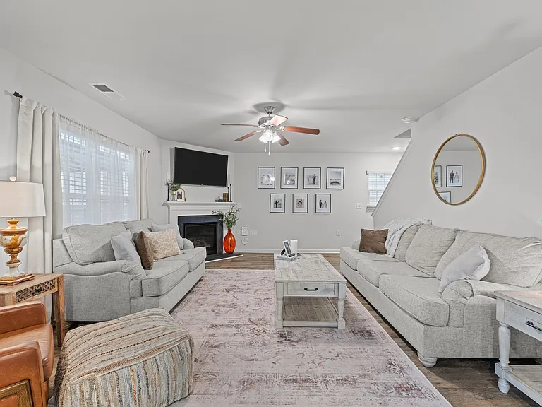 301 Ginger Dr — Photo 21