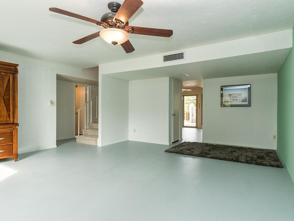 2130 E Donner Dr-5