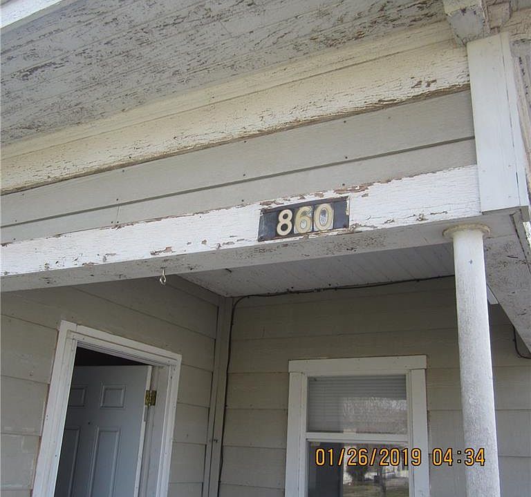 1st image of 860 Beech St