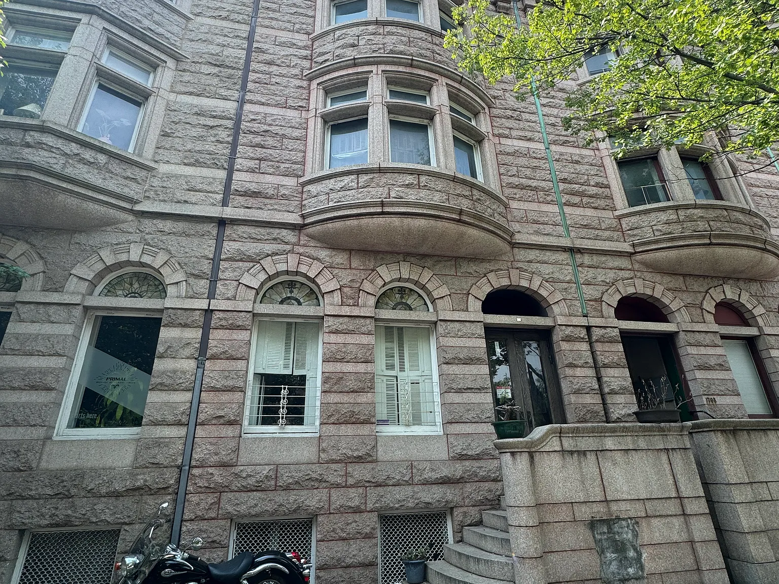 Studio, 2214 sqft, $875 — Photo 1