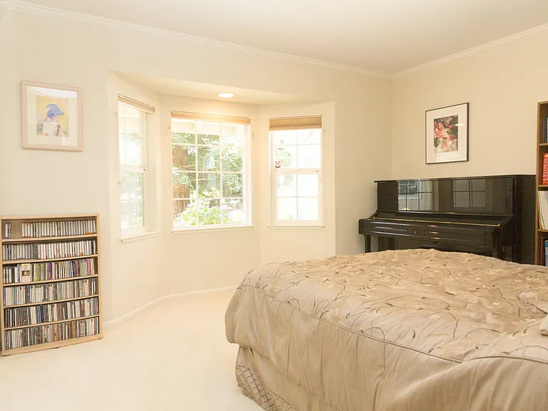 26 Del Monte Ave — Photo 6