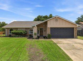 2804 Elk Grove Rd, Carrollton, TX 75007
