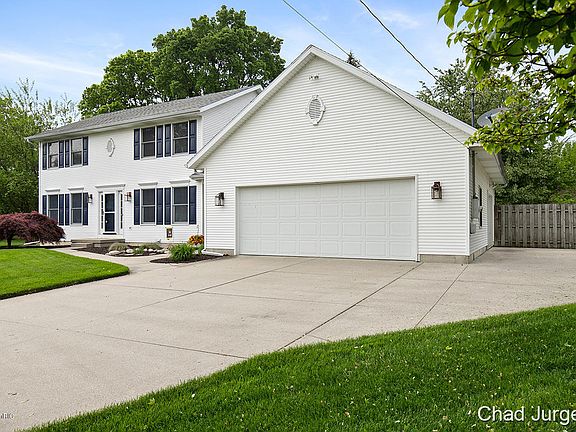 3rd image of 3621 Chickasaw Ct SW